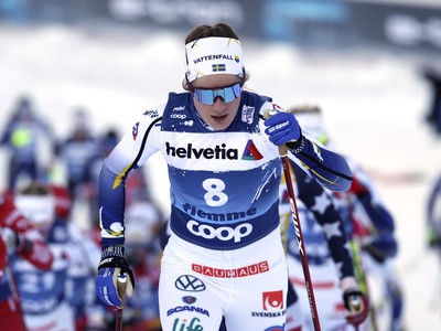 Ebba Anderssonová počas šiestej etapy na Tour de Ski