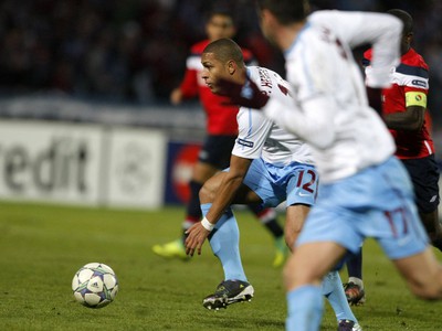 Hráči Trabzonsporu (v modrobielom)