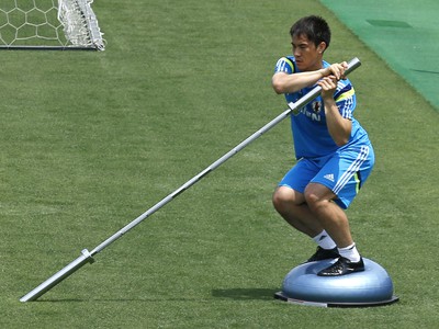 Šindži Okazaki počas tréningu