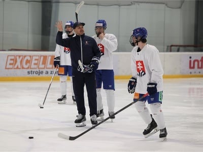 Tibor Tartaľ počas tréningu hokejovej osemnástky