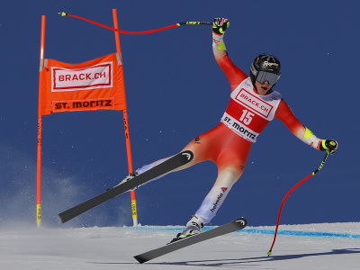 Švajčiarska lyžiarka Lara Gutová-Behramiová počas tréningu zjazdu v St. Moritzi