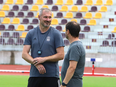 Hlavný tréner Dukly Stanislav Varga počas úvodného tréningu