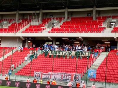 Fanúšikovia Slovana sa nepredviedli v Trnave v najlepšom svetle 