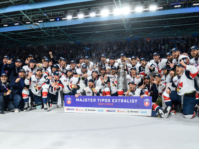 Hokejisti HC Slovan Bratislava získali rekordnú deviatu majstrovskú trofej