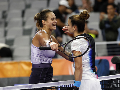Bieloruská tenistka Aryna Sabalenková a Grékyňa Maria Sakkariová