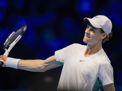 Taliansky tenista Jannik Sinner postúpil do finále Turnaja majstrov