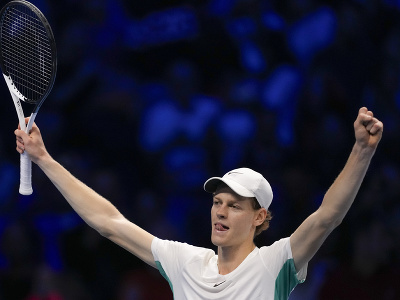 Taliansky tenista Jannik Sinner postúpil do finále Turnaja majstrov