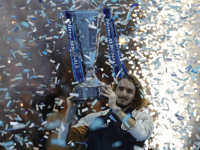 Stefanos Tsitsipas sa stal víťazom Nitto ATP Finals v Londýne