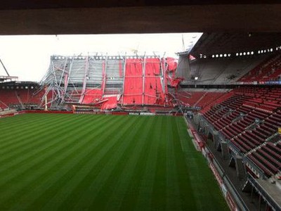 Zrútená strecha štadióna Twente Enschede