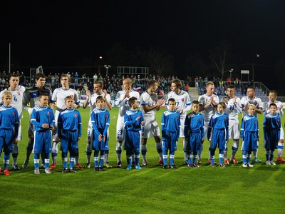 Slovenský tím počas hymny