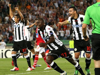 Pablo Armero sa raduje z gólu