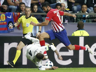 Sergio Ramos a Diego Costa v súboji