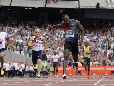 Usain Bolt doviedol svoj tím Racers Track k víťazstvu v štafete