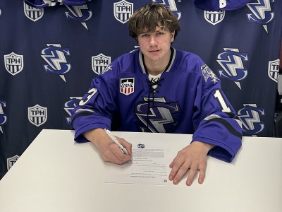 Slovenský hokejista Dominik Štefan