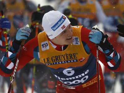Nórsky bežec na lyžiach Erik Valnes triumfoval v šiestej etape Tour de Ski v talianskom Val di Fiemme. 