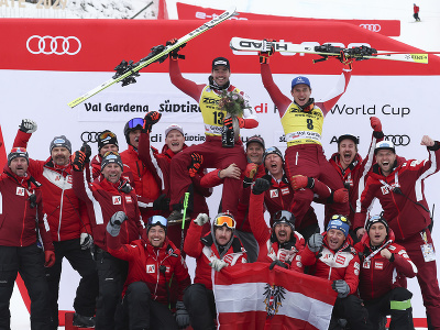Rakúsky lyžiar Vincent Kriechmayr zvíťazil v treťom zjazde prebiehajúcej sezóny Svetového pohára.