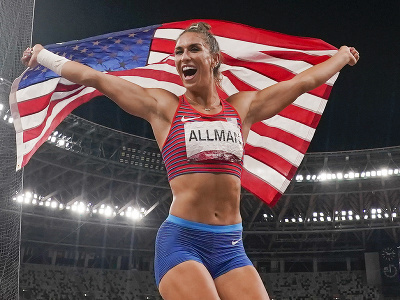 Valarie Allmanová sa v Tokiu stala olympijskou víťazkou v hode diskom