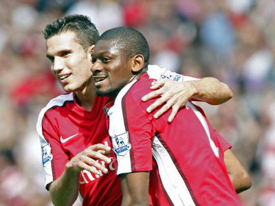 Van Persie a Diaby po strelenom góle