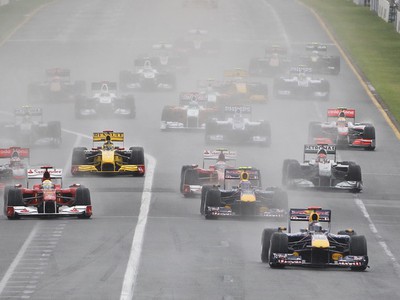 Sebastian Vettel vyštartoval z pole position