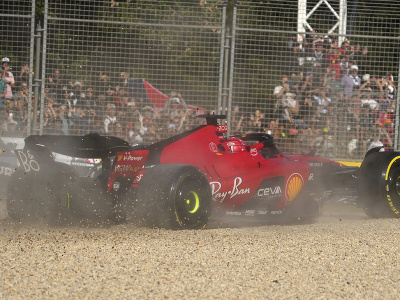 Des a katastrofa pre Ferrari pokračuje - Charles Leclerc vypadol v prvom kole