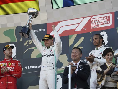 Fín Valtteri Bottas na Mercedese triumfoval na Veľkej cene Japonska