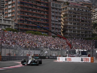 Lewis Hamilton počas kvalifikácie na VC Monaka