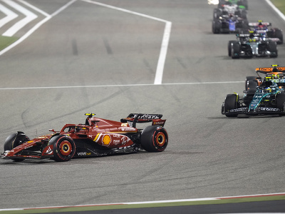 Monoposty F1 krátko po štarte Veľkej ceny Bahrajnu