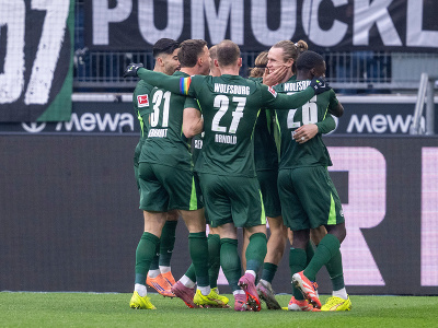 Hráči VfL Wolfsburg oslavujú