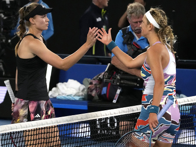 Kazašská tenistka Jelena Rybakinová a Bieloruska Victoria Azarenková