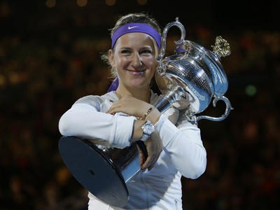 Viktoria Azarenková s trofejou