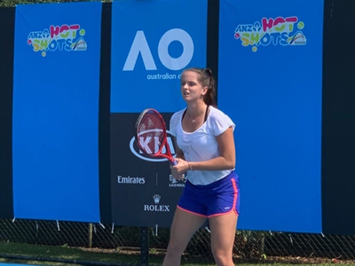 Viktória Kužmová počas tréningu na Australian Open