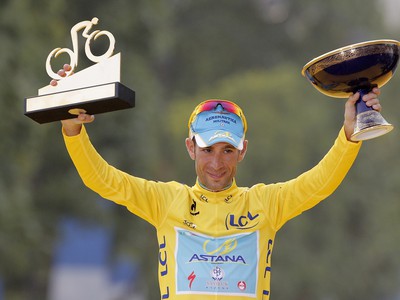 Talian Vincenzo Nibali sa triumfom na Tour zapísal do histórie