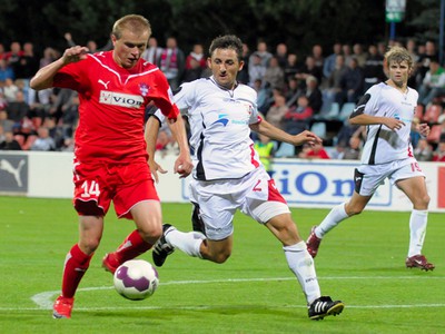 Peter Oravík a Nikola Melnjak počas zápasu