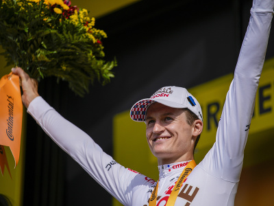 Víťazný Rakúšan Felix Gall po triumfe v sedemnástej etape Tour