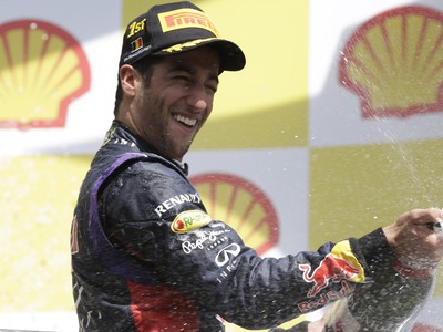 Daniel Ricciardo a jeho víťazné oslavy