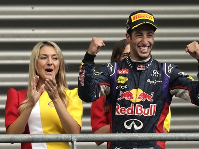 Daniel Ricciardo a jeho víťazné oslavy