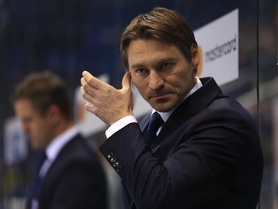 Na snímke tréner Slovana Vladimír Országh