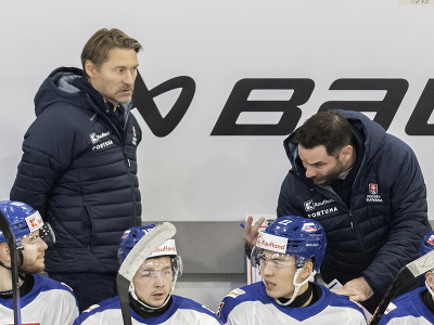 Na snímke zľava hore