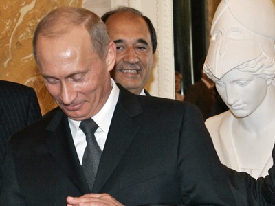 Vladimir Putin s prsteňom