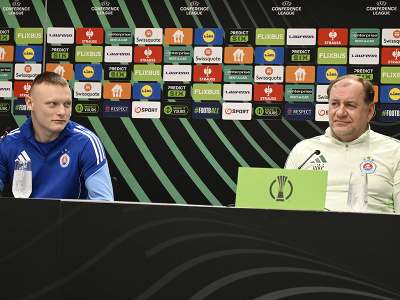 Sprava tréner ŠK Slovan Bratislava Vladimír Weiss a hráč SK Slovan Bratislava Nino Marcelli