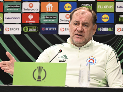 Tréner ŠK Slovan Bratislava Vladimír Weiss