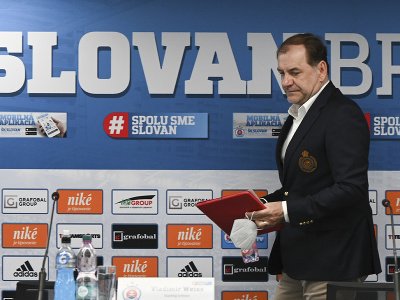Na snímke nový tréner futbalového klubu ŠK Slovan Bratislava Vladimír Weiss