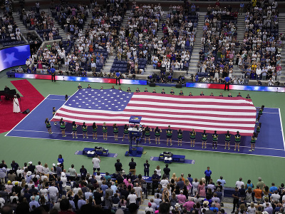 Americká vlajka pred začiatkom ženského finále US Open