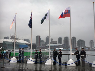 Do olympijskej rodiny vo Vancouveri pribudli ďalšie vlajky