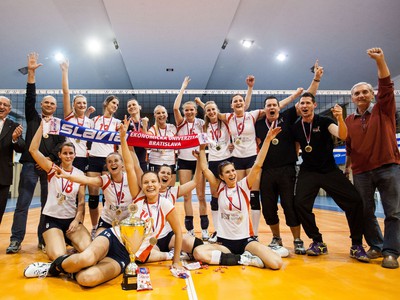Volejbalistky Slávie EU získali 14. majstrovský titul