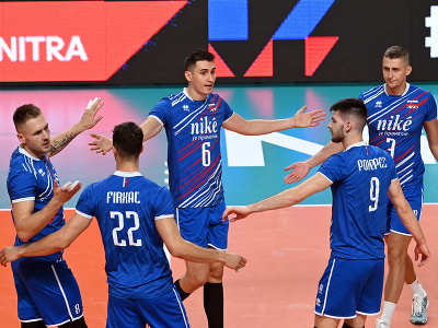 Radosť hráčov zo Slovenska počas prvého volejbalového zápasu kvalifikácie o postup na majstrovstvá Európy (ME) 2023 mužov
