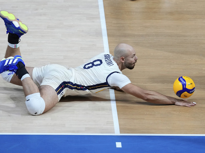 Riccardo Sbertoli sa naťahuje za loptou