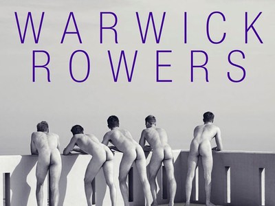 Chalani z vysokoškolského univerzitného klubu veslárov Warwick Rowers radi vystavujú svoje vyšportované telá na obdiv