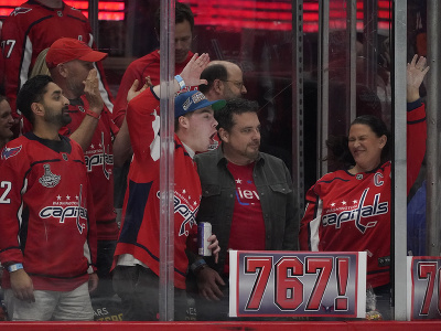 Alexander Ovečkin oslavuje 767 gól v zámorskej NHL
