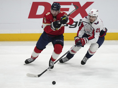 Sam Bennett a Hendrix Lapierre